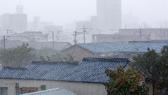 強風や大雨に耐える屋根