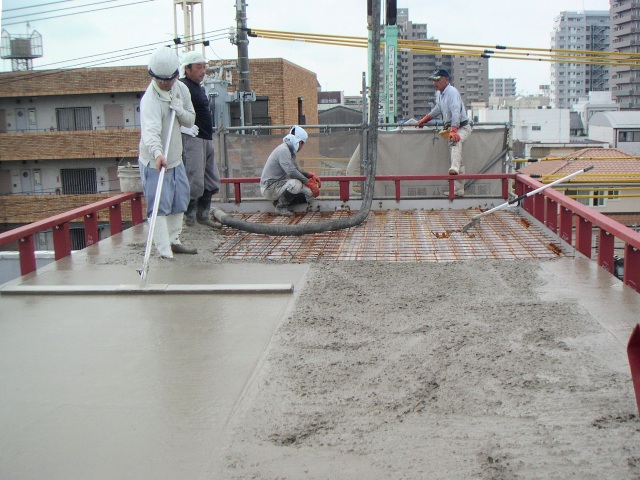 階建て住宅で、屋上を製作しました