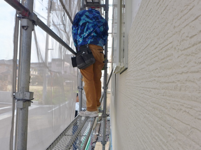 木造３階建て住宅の外壁工事を行っております。