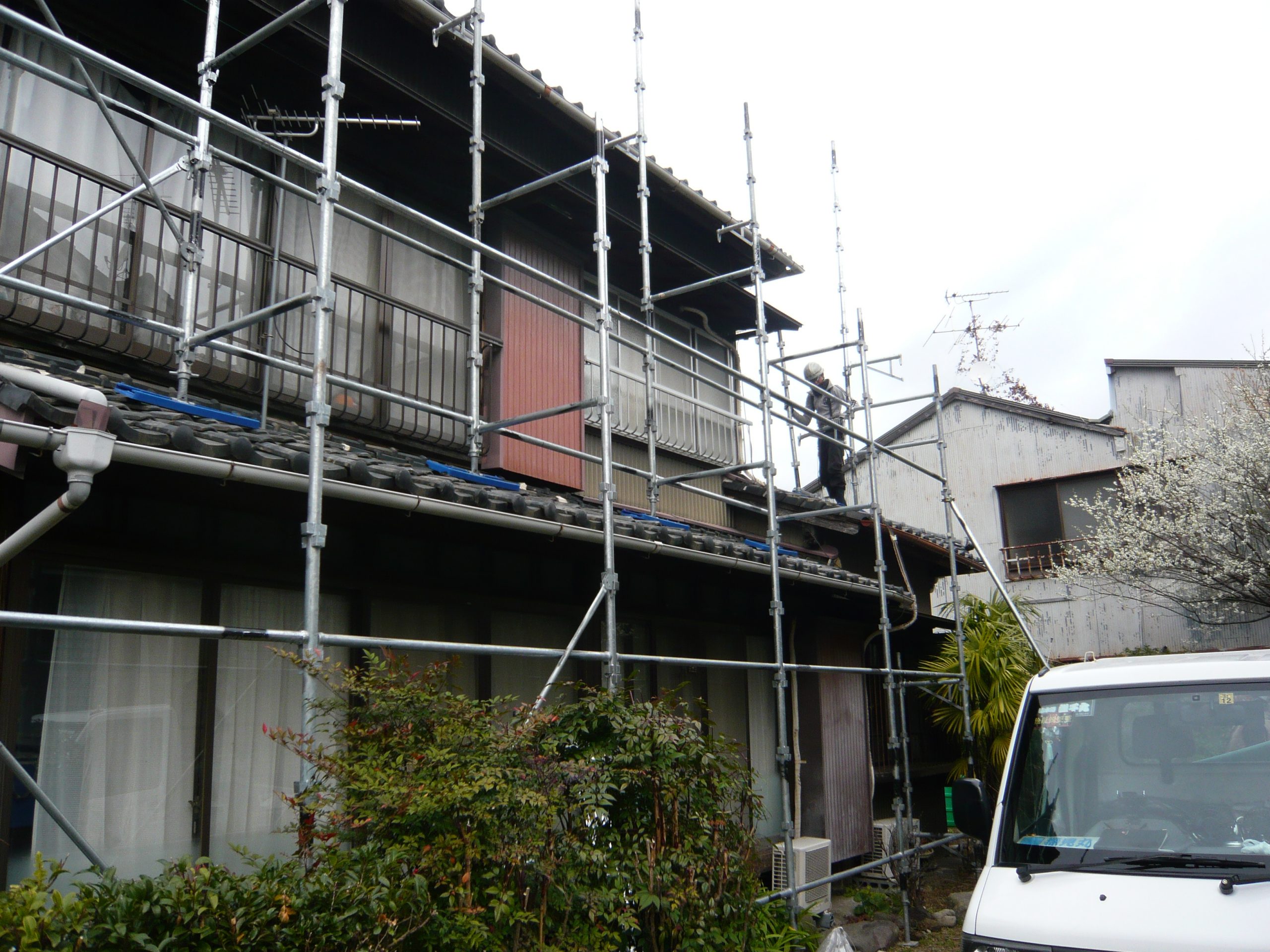 築５０年の住宅、屋根からの雨漏り修理を行いました。