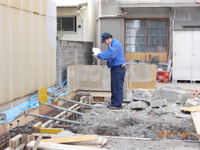 3階建て住宅の基礎工事を行い配筋検査を受けています